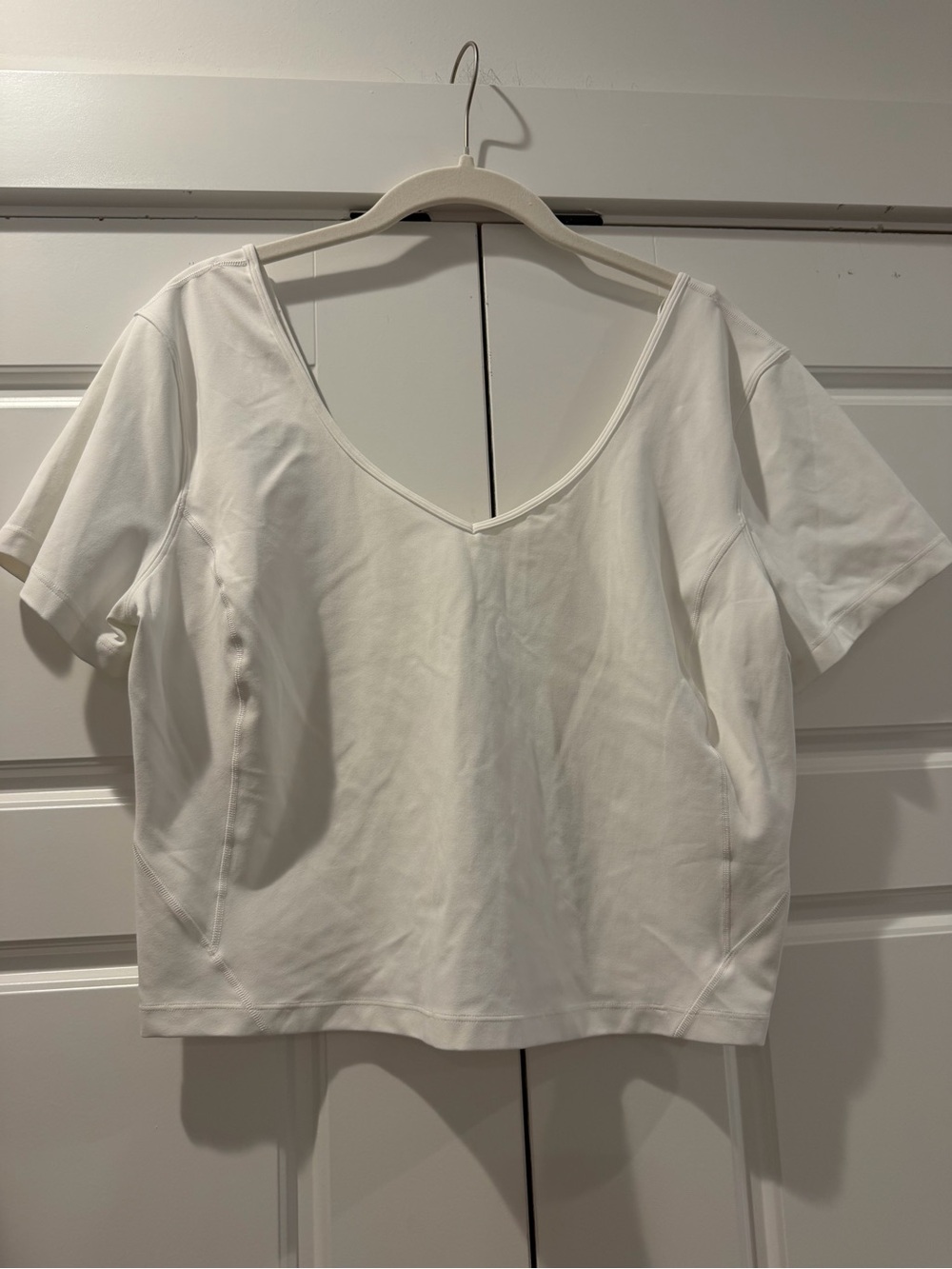 Lululemon Women’s White V-Neck Short Sleeve Top